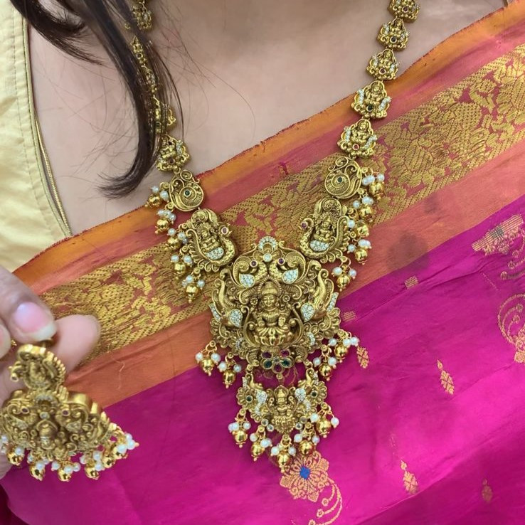 SHORT NECKLACE