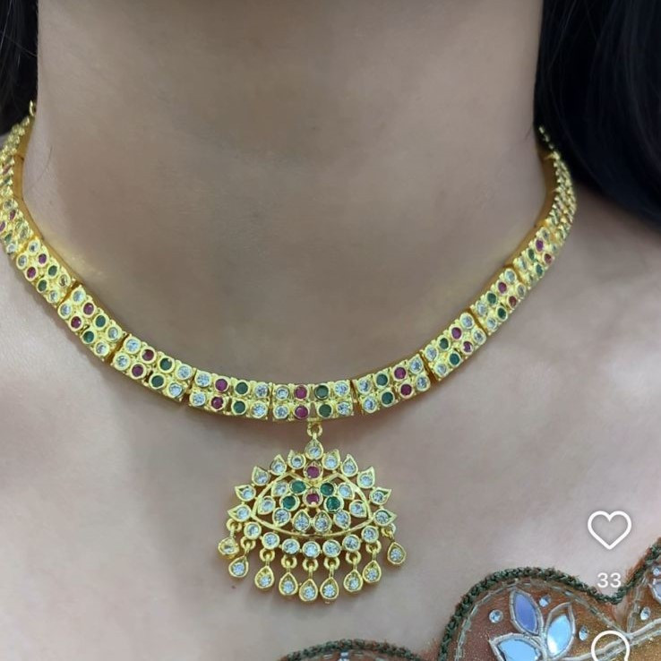 SHORT NECKLACE