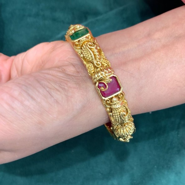 BANGLES