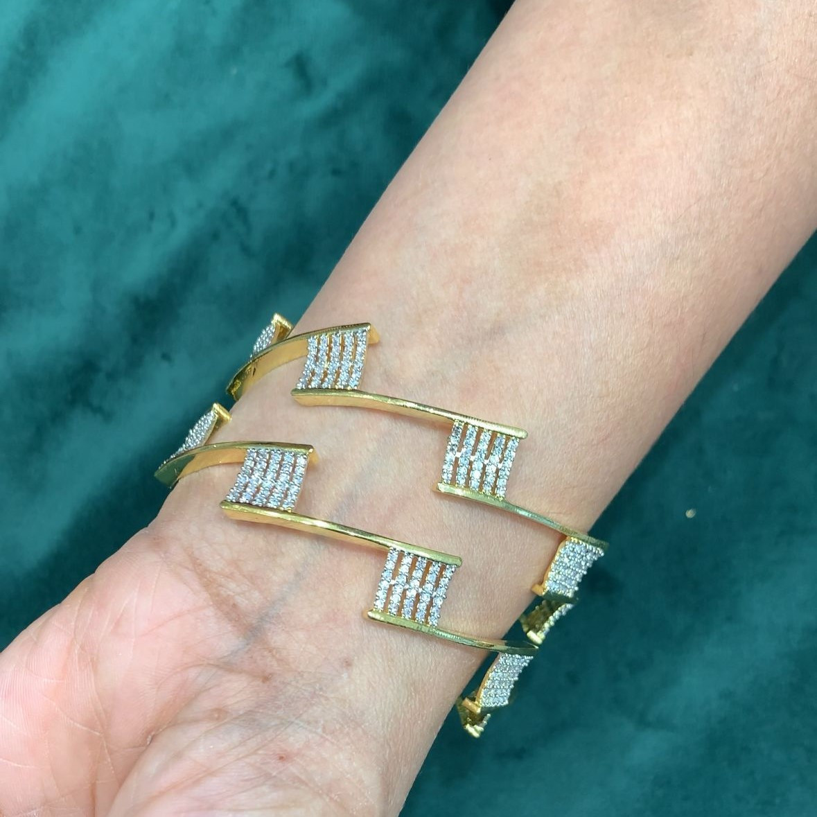 BANGLES