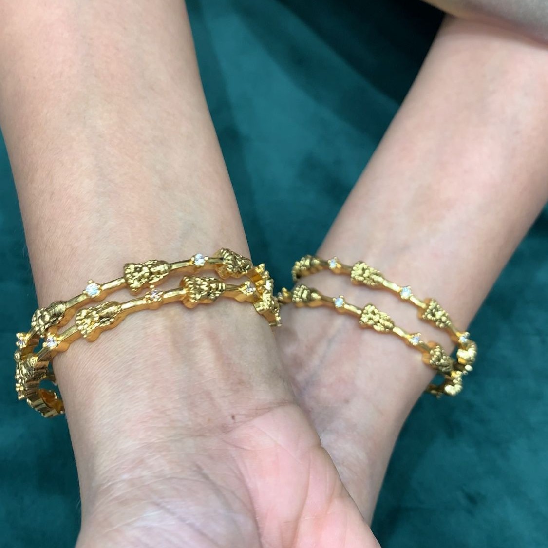 BANGLES