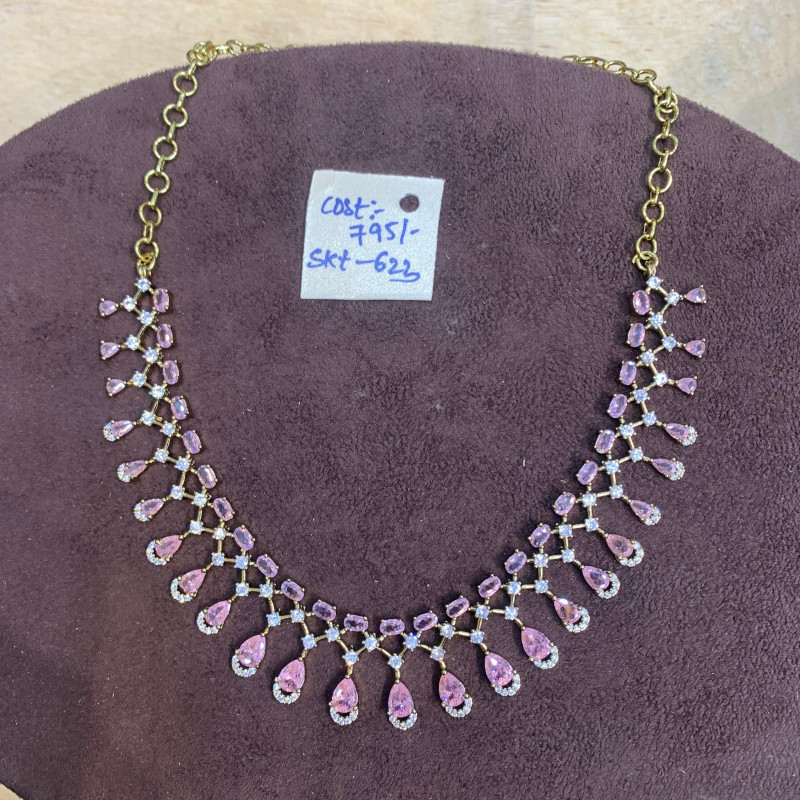 SHORT NECKLACE