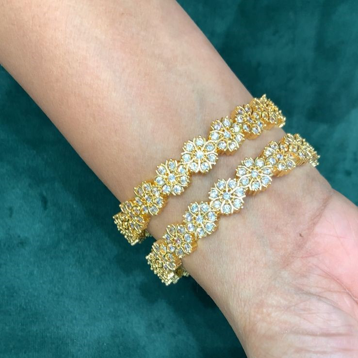 BANGLES