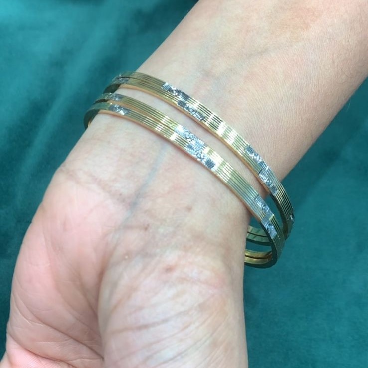 BANGLES