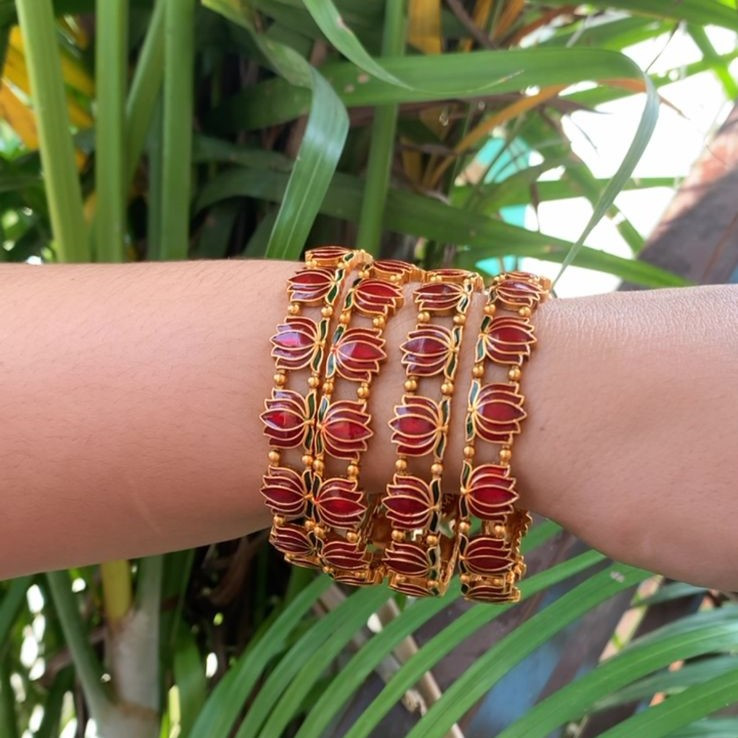 BANGLES