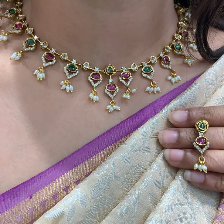 SHORT NECKLACE