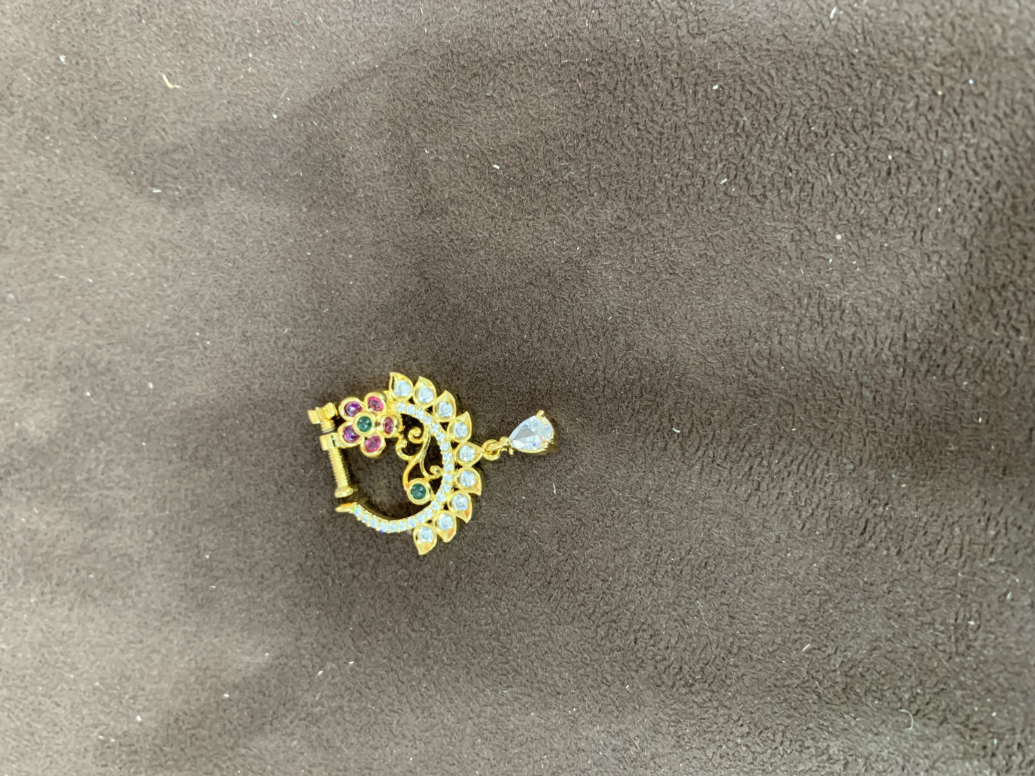 Nose pin