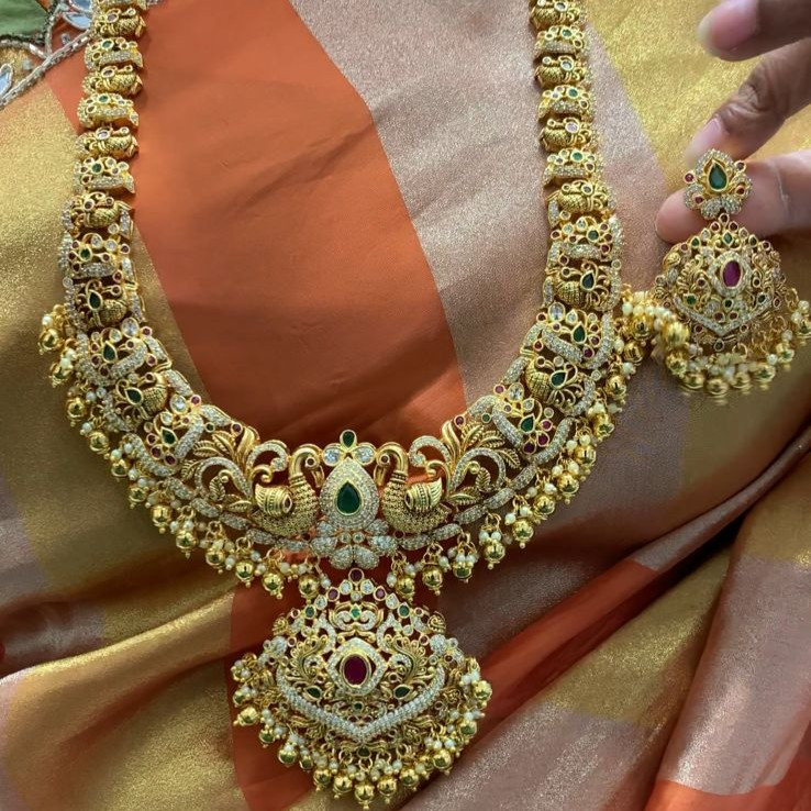 LONG NECKLACE