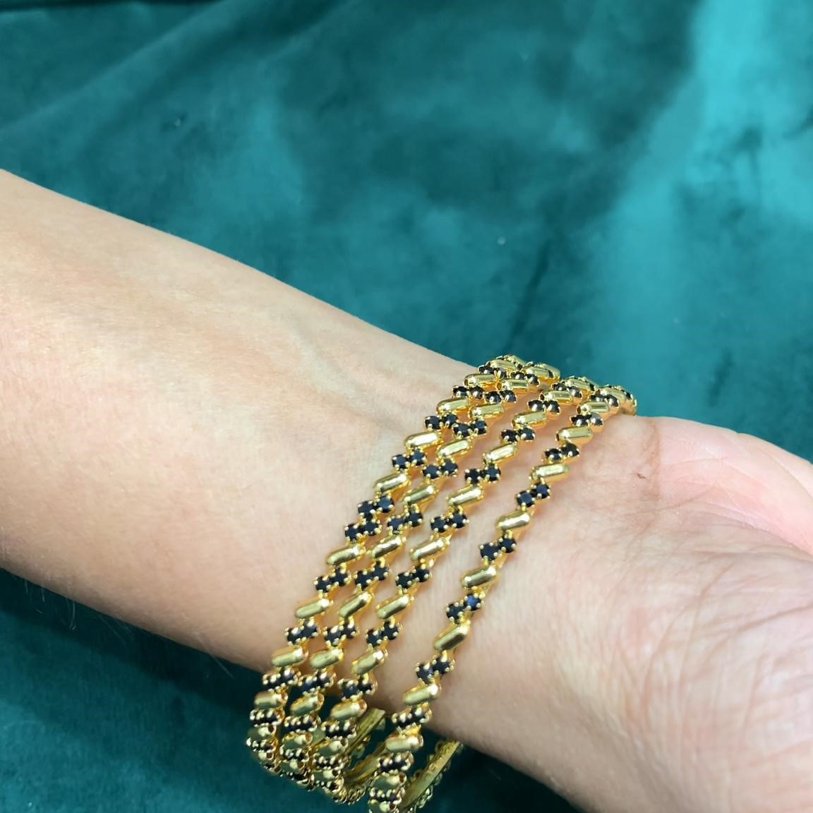 BANGLES