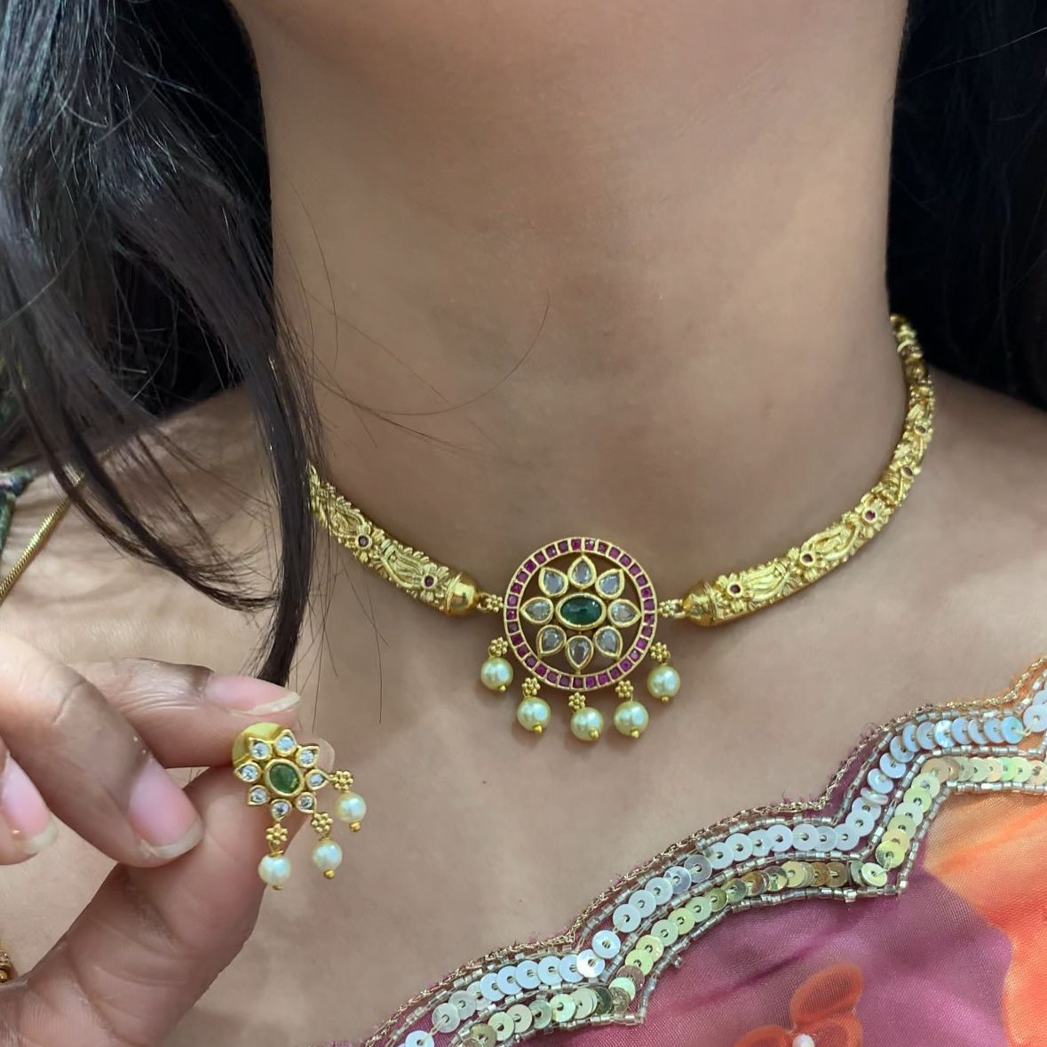 CHOKER