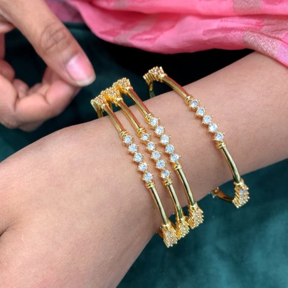 BANGLES