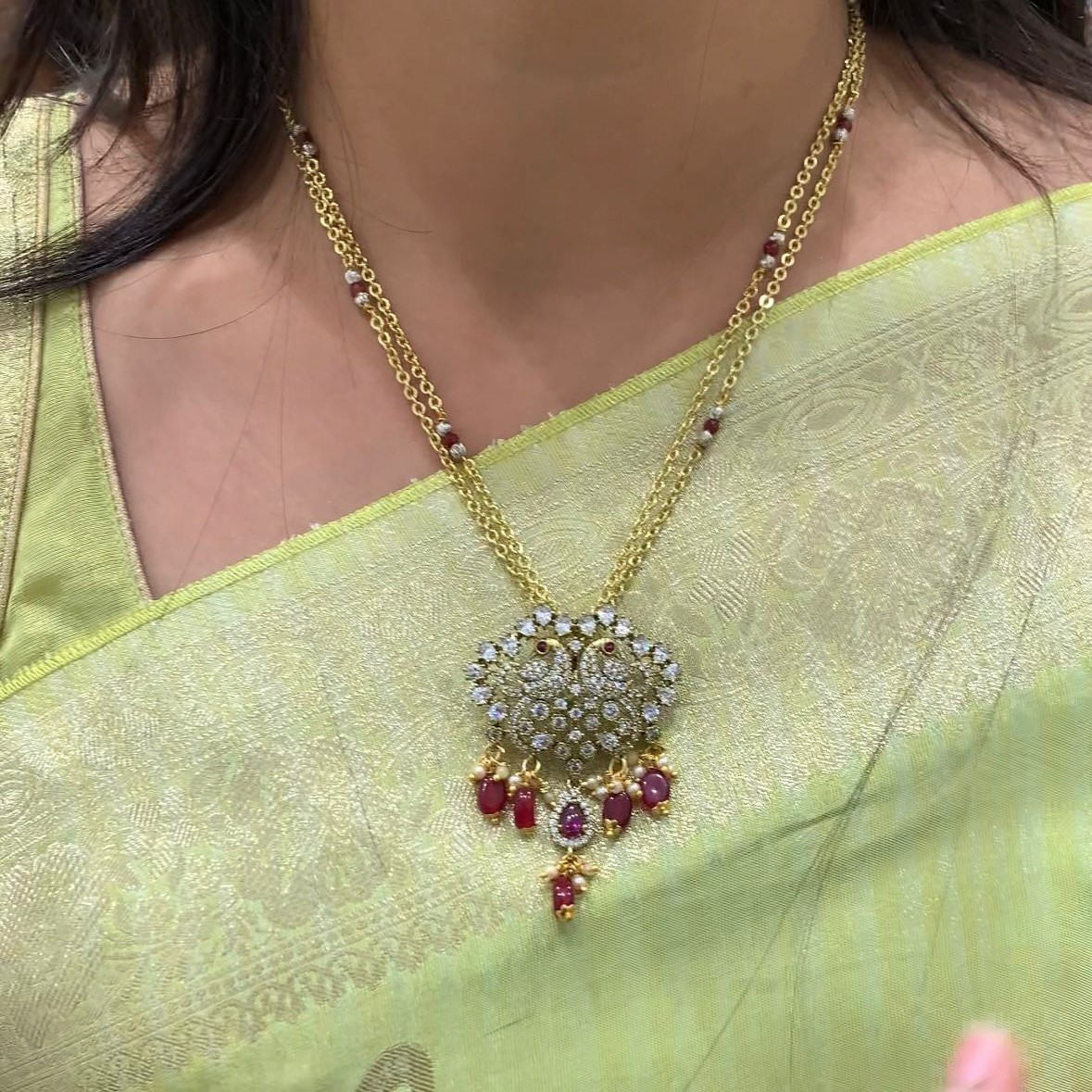 CHAIN WITH PENDENT