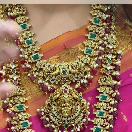 SHORT NECKLACE