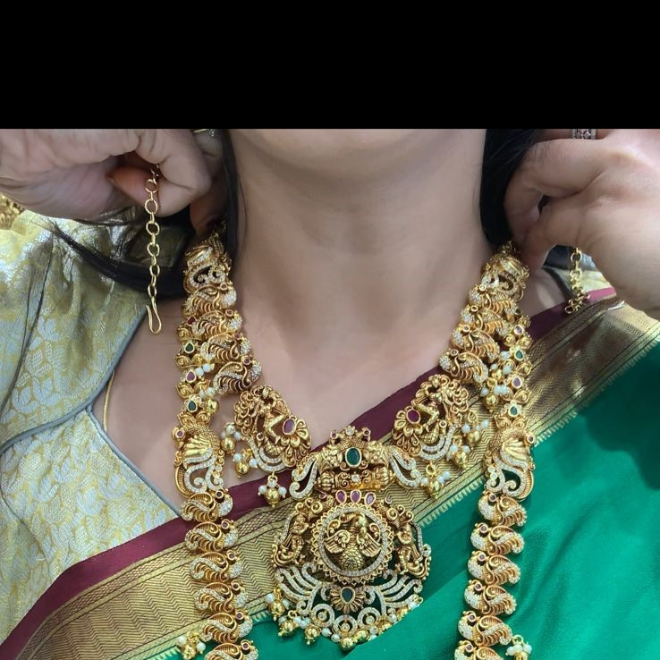 SHORT NECKLACE