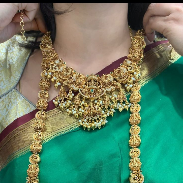 SHORT NECKLACE