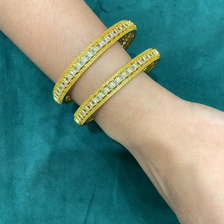 BANGLES