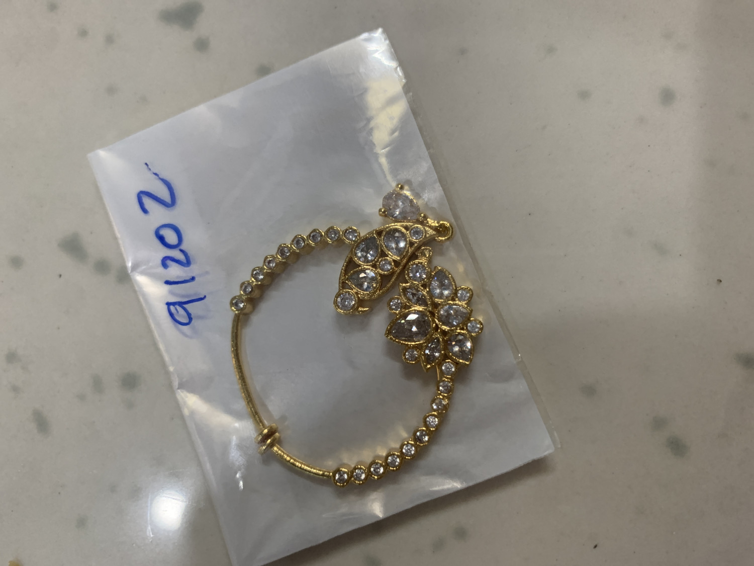 Nose pin