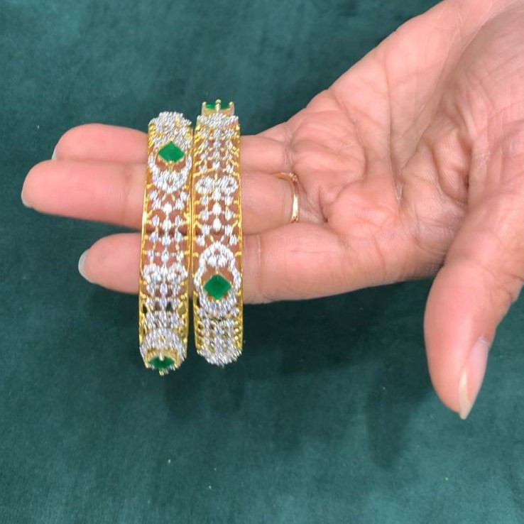 BANGLES
