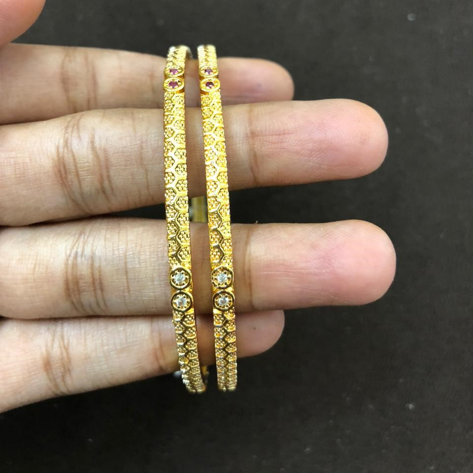 BANGLES