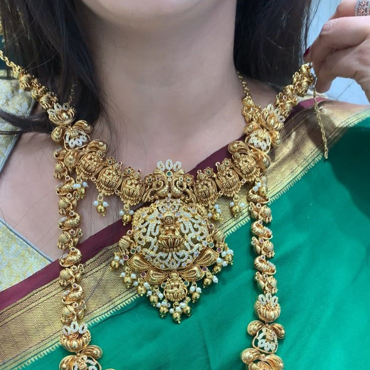 SHORT NECKLACE