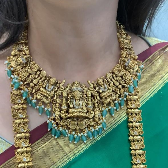 SHORT NECKLACE
