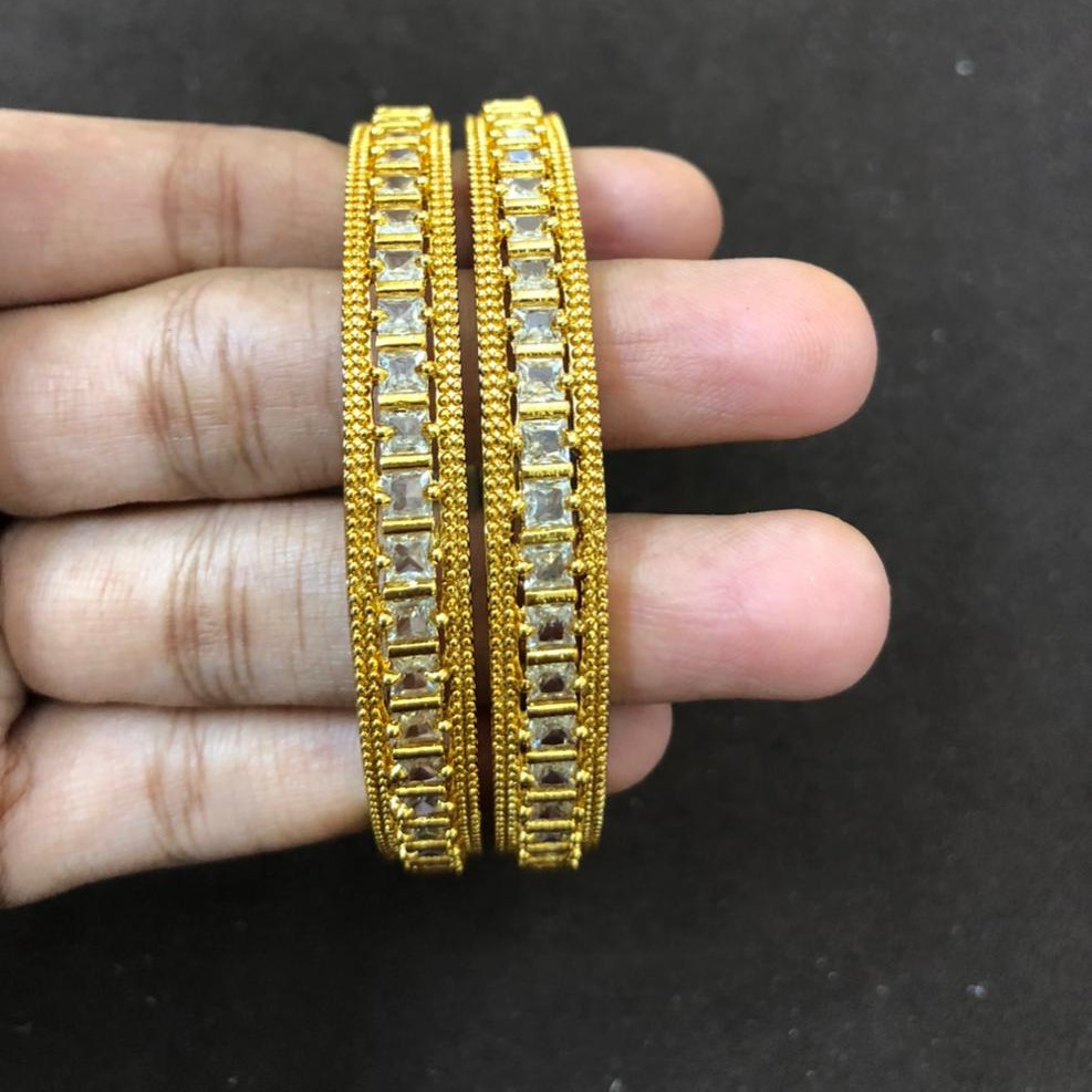 BANGLES