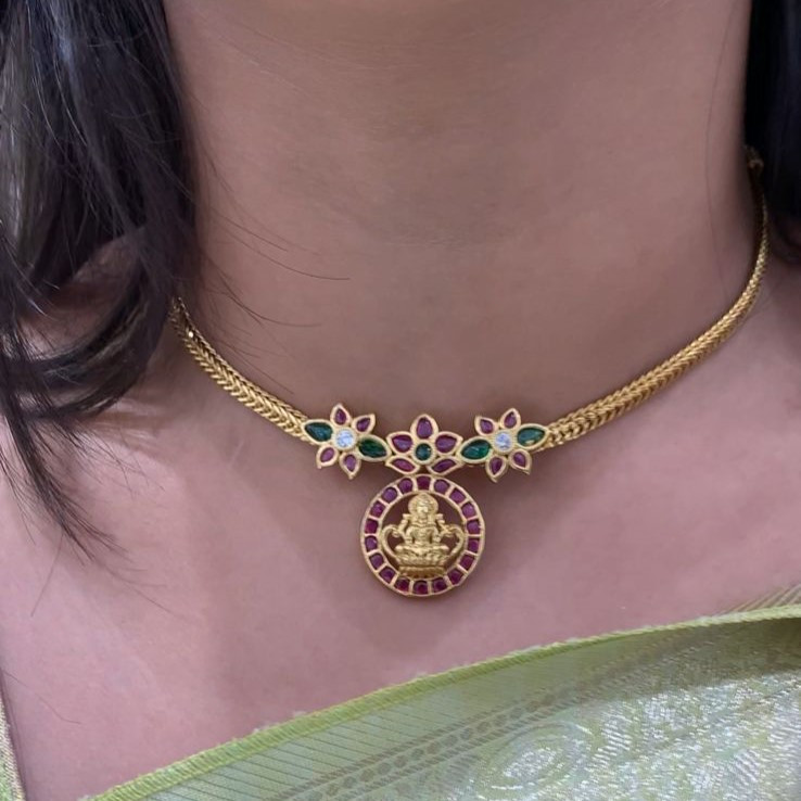 CHOKER
