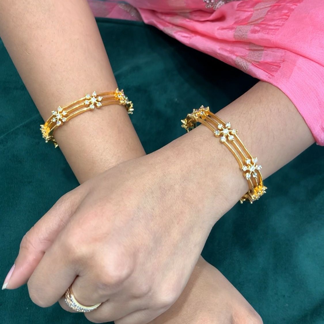 BANGLES