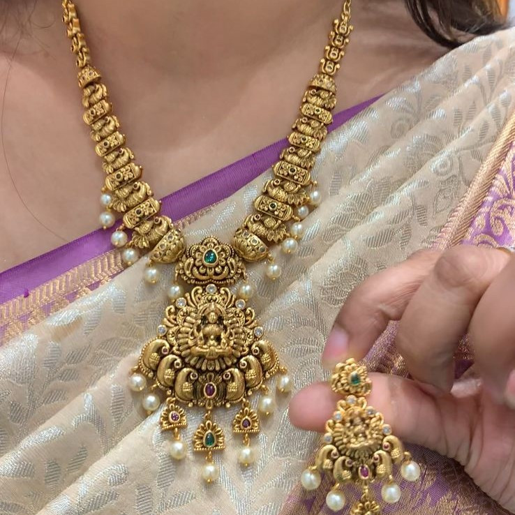 LONG NECKLACE